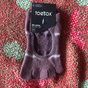 ToeSox Bellarina Full Toe Grip Socks in Purple and White
